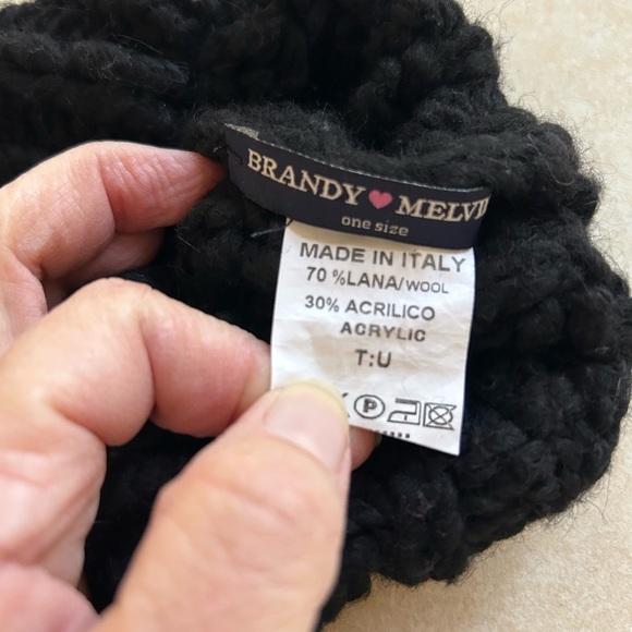 Brandy Melville Black Wool Blend Knit Beanie Hat Winter Made in Italy - Picture 4 of 4